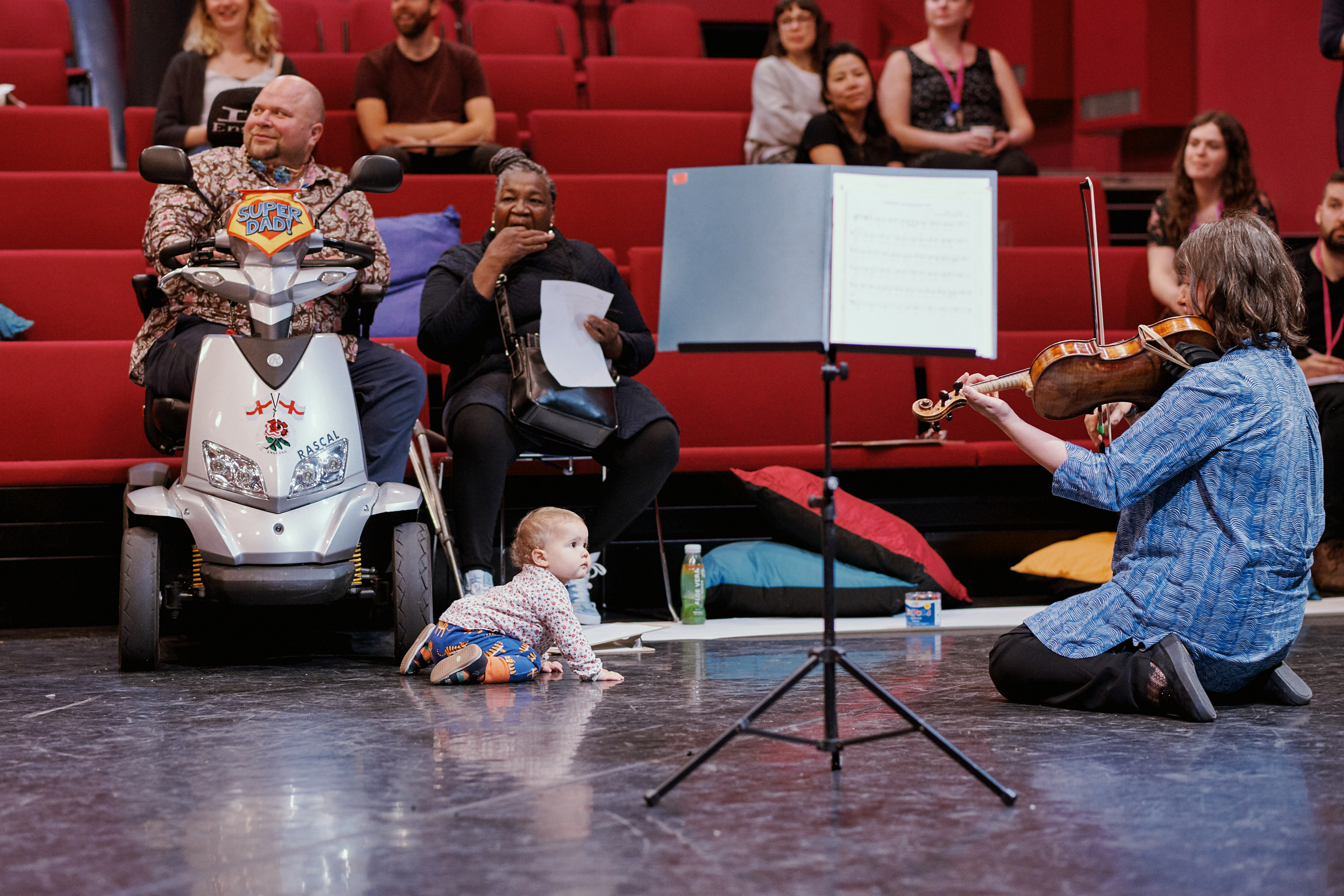 CLS_Katie Heller playing to baby_17Jun19CWT (c) Suzi Corker